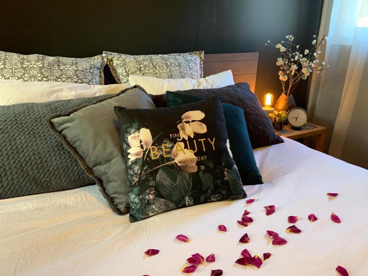 Couple'S Luxury Resort Spa Retreat Cowes Exteriör bild