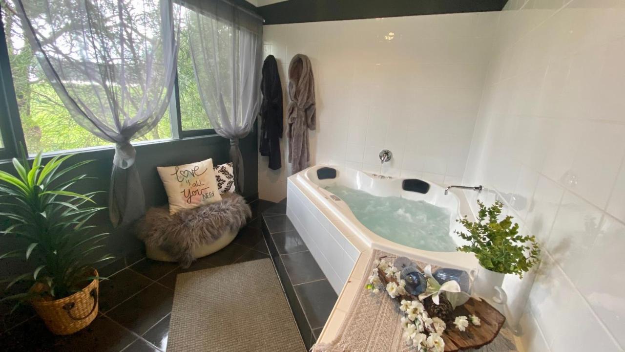 Couple'S Luxury Resort Spa Retreat Cowes Exteriör bild