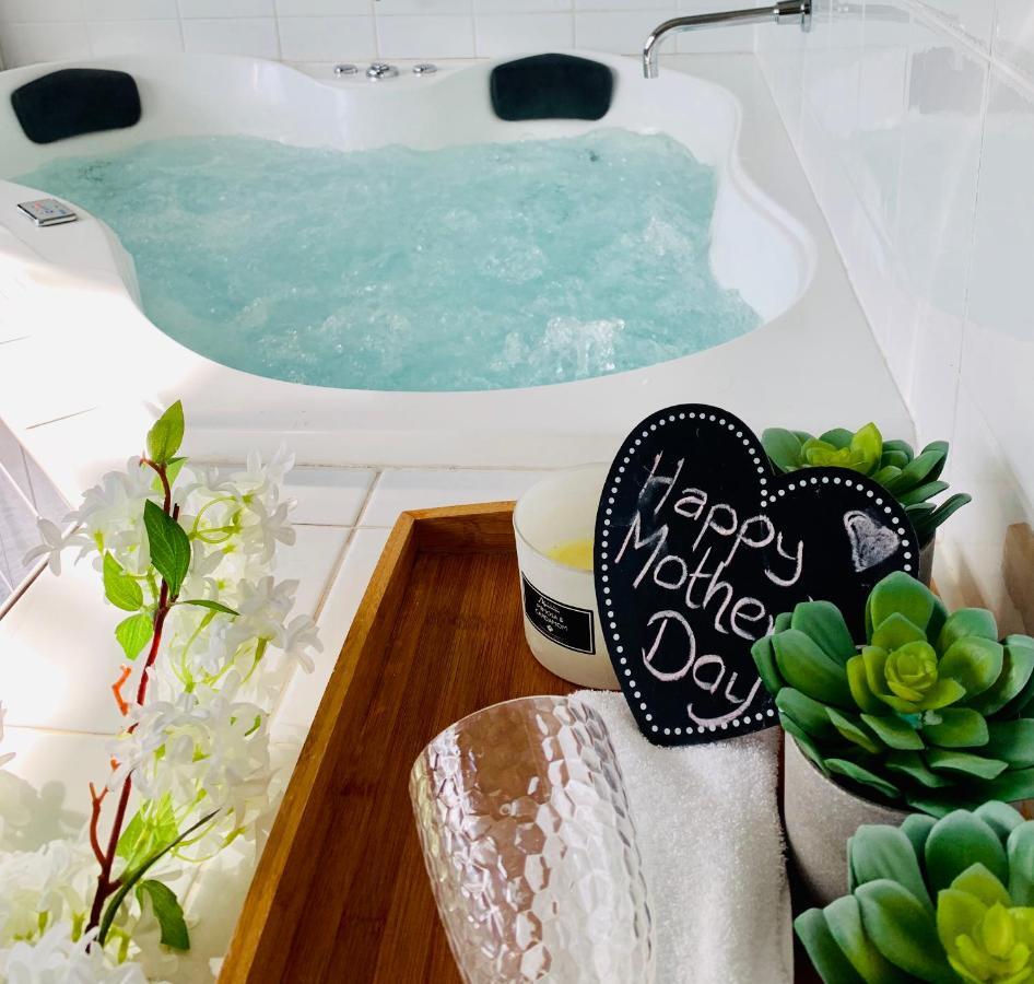 Couple'S Luxury Resort Spa Retreat Cowes Exteriör bild